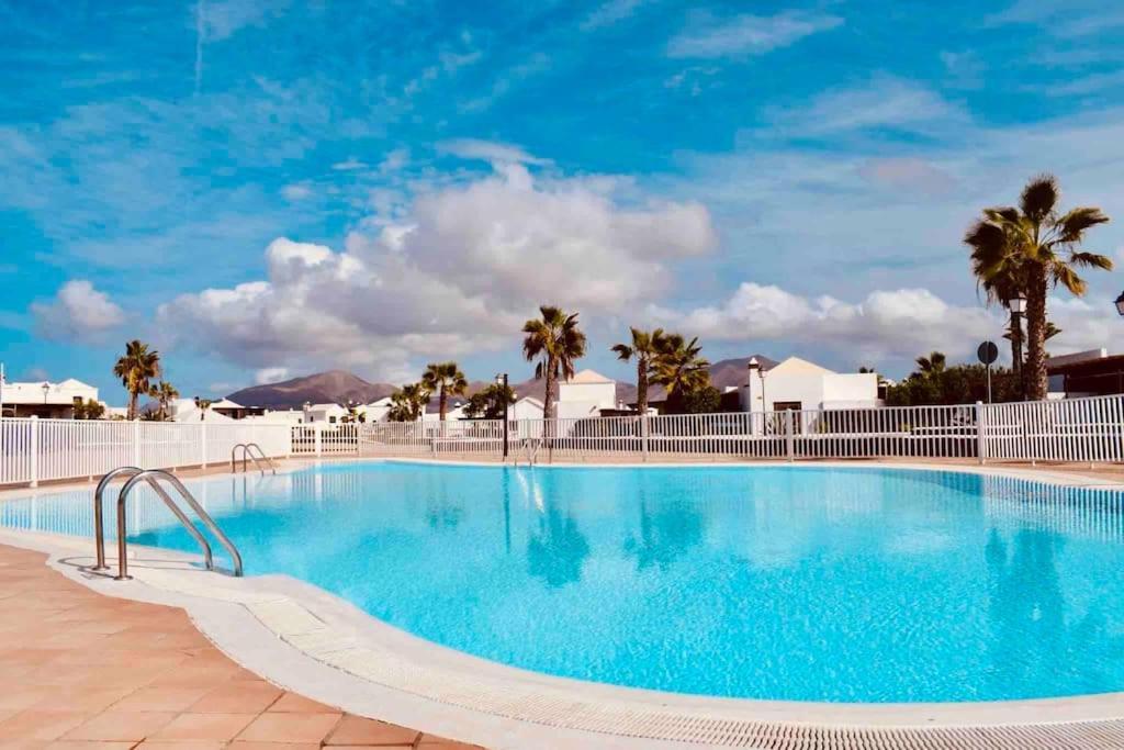 Villa Atienza 99 Плая Бланка Екстериор снимка