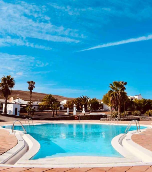 Villa Atienza 99 Плая Бланка Екстериор снимка