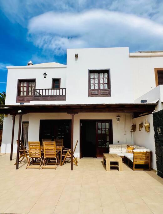 Villa Atienza 99 Плая Бланка Екстериор снимка