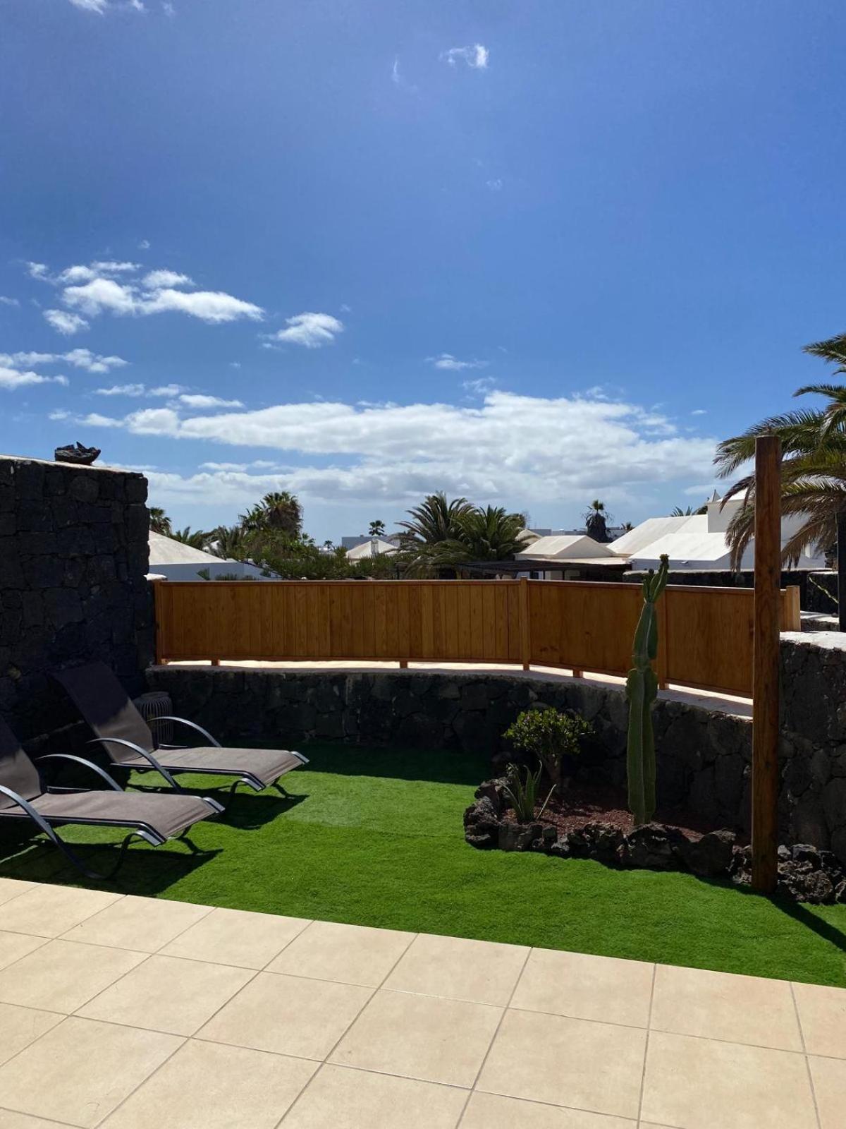 Villa Atienza 99 Плая Бланка Екстериор снимка