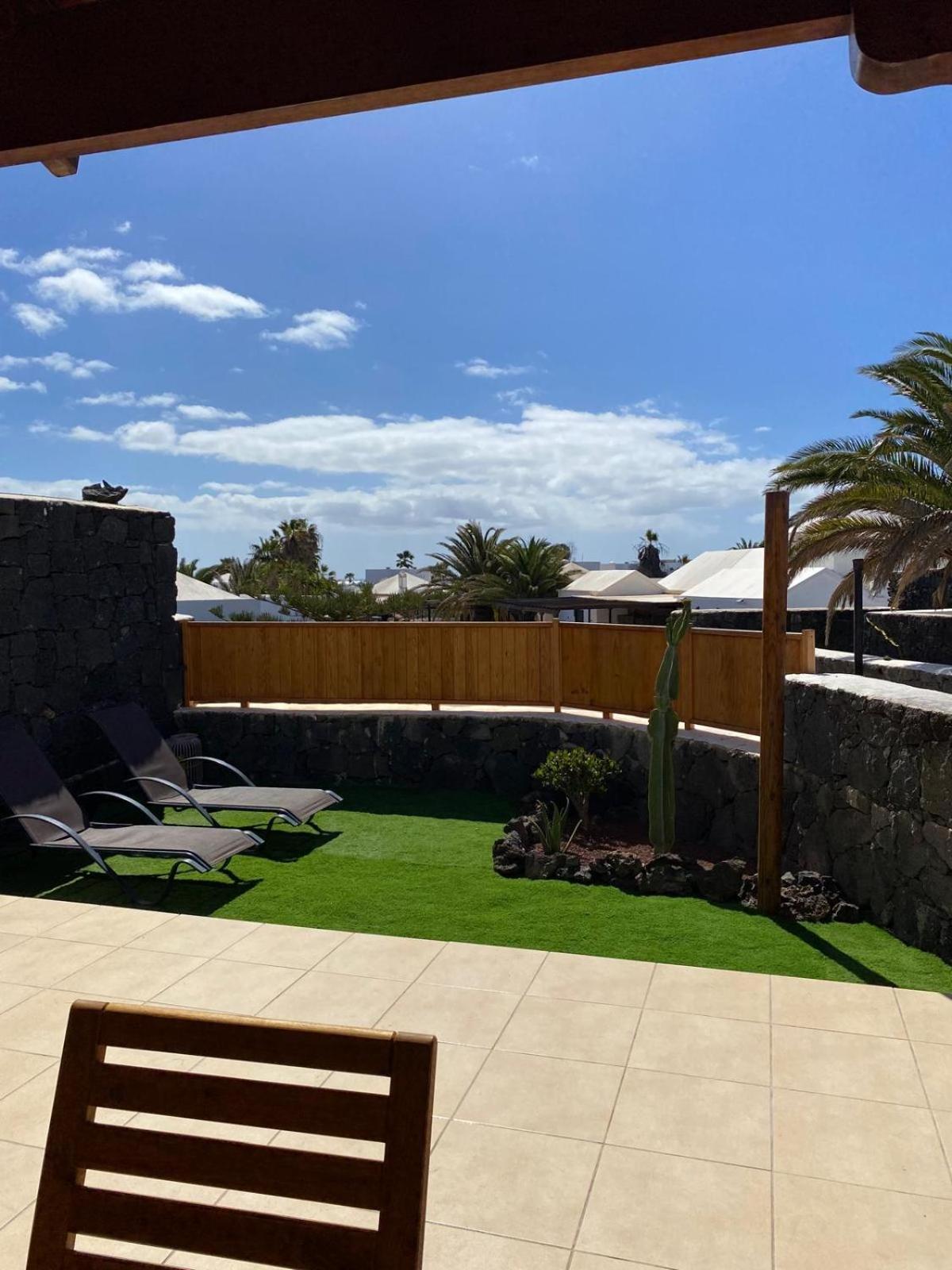 Villa Atienza 99 Плая Бланка Екстериор снимка